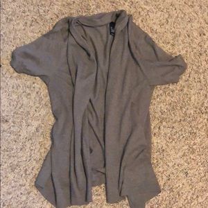 Short sleeve sweater